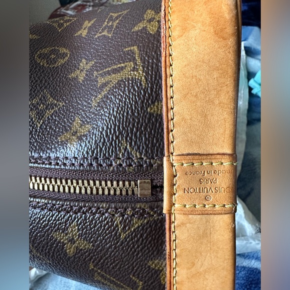 Louis Vuitton Monogram Alma PM - Picture 2 of 16